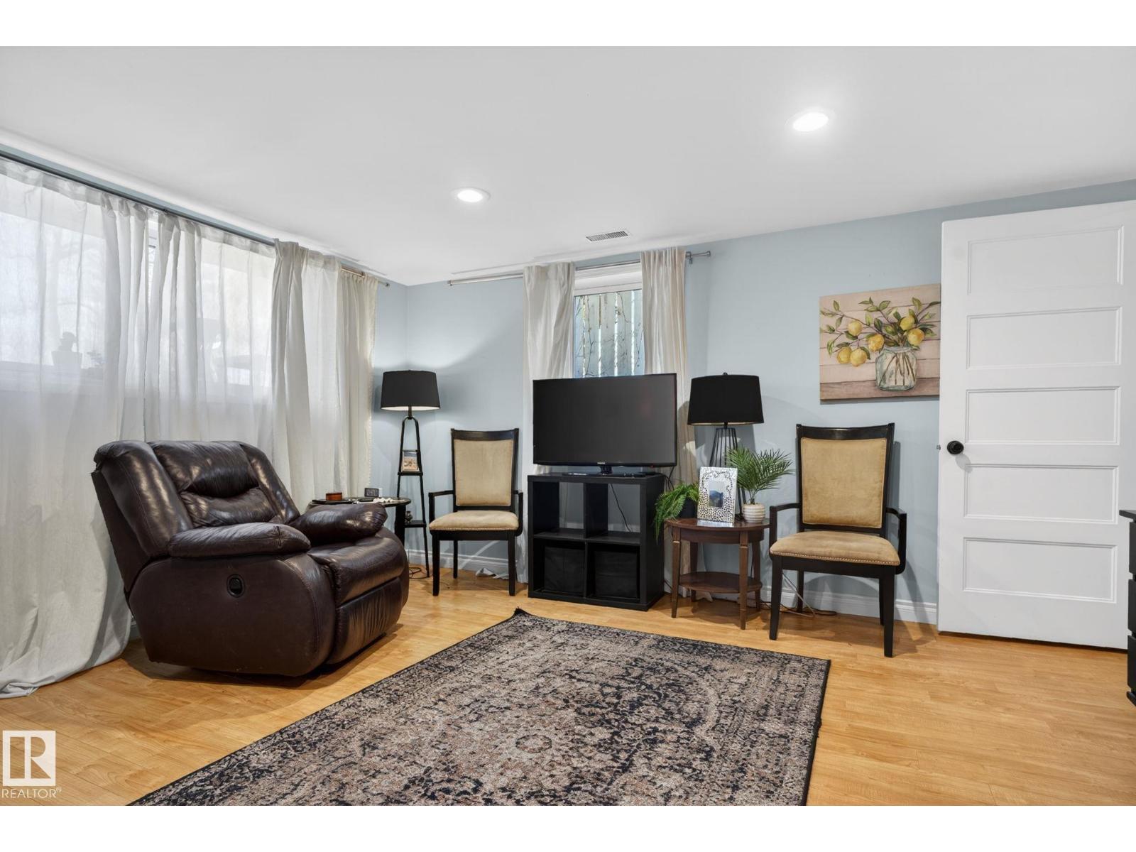 11227 103 ST NW - 30