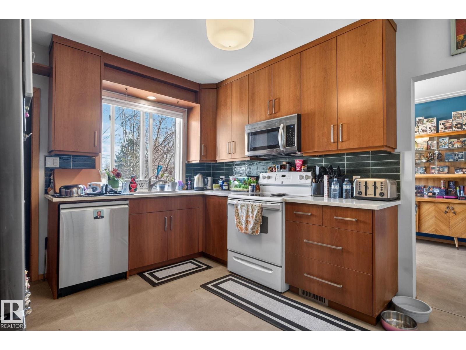 11227 103 ST NW - 10