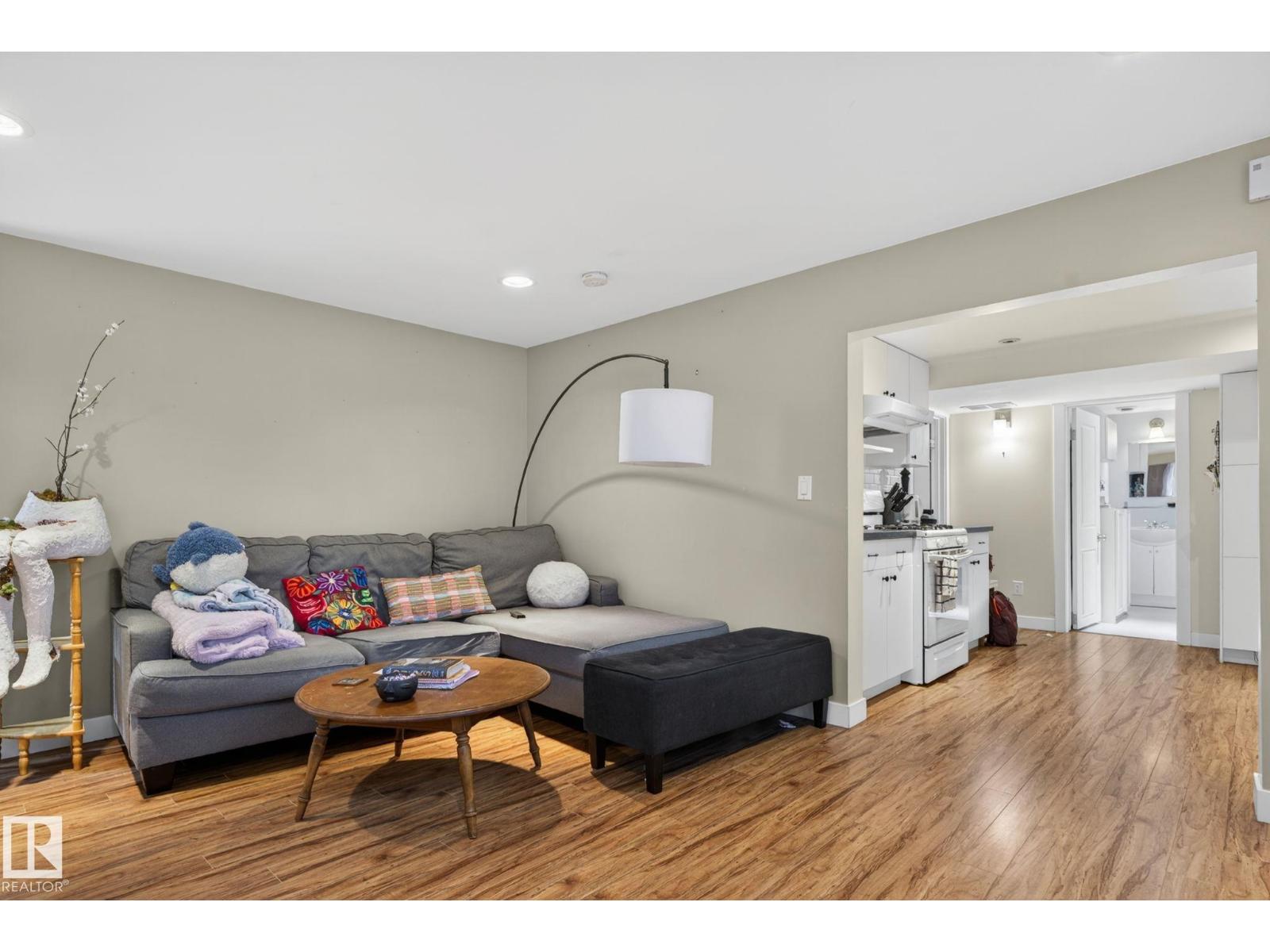 11227 103 ST NW - 42