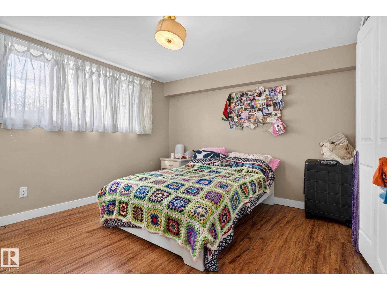 11227 103 ST NW - 44