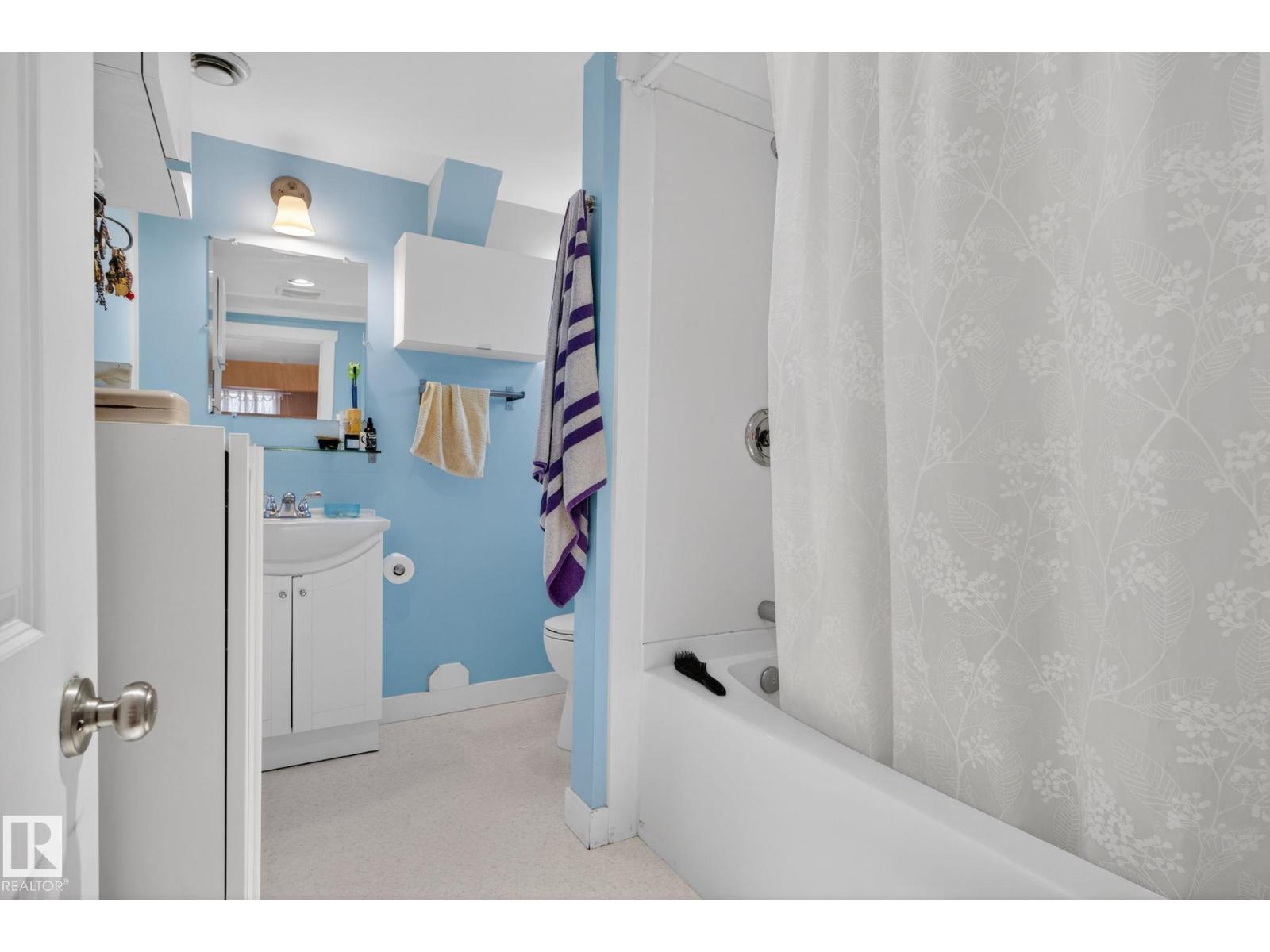 11227 103 ST NW - 46