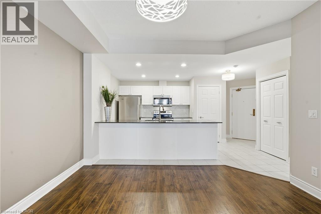 399 ELIZABETH Street Unit# 610, Burlington, Ontario, L7R0A4 — Photo 11