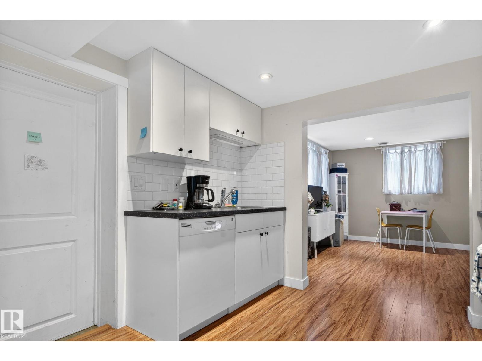 11227 103 ST NW - 40