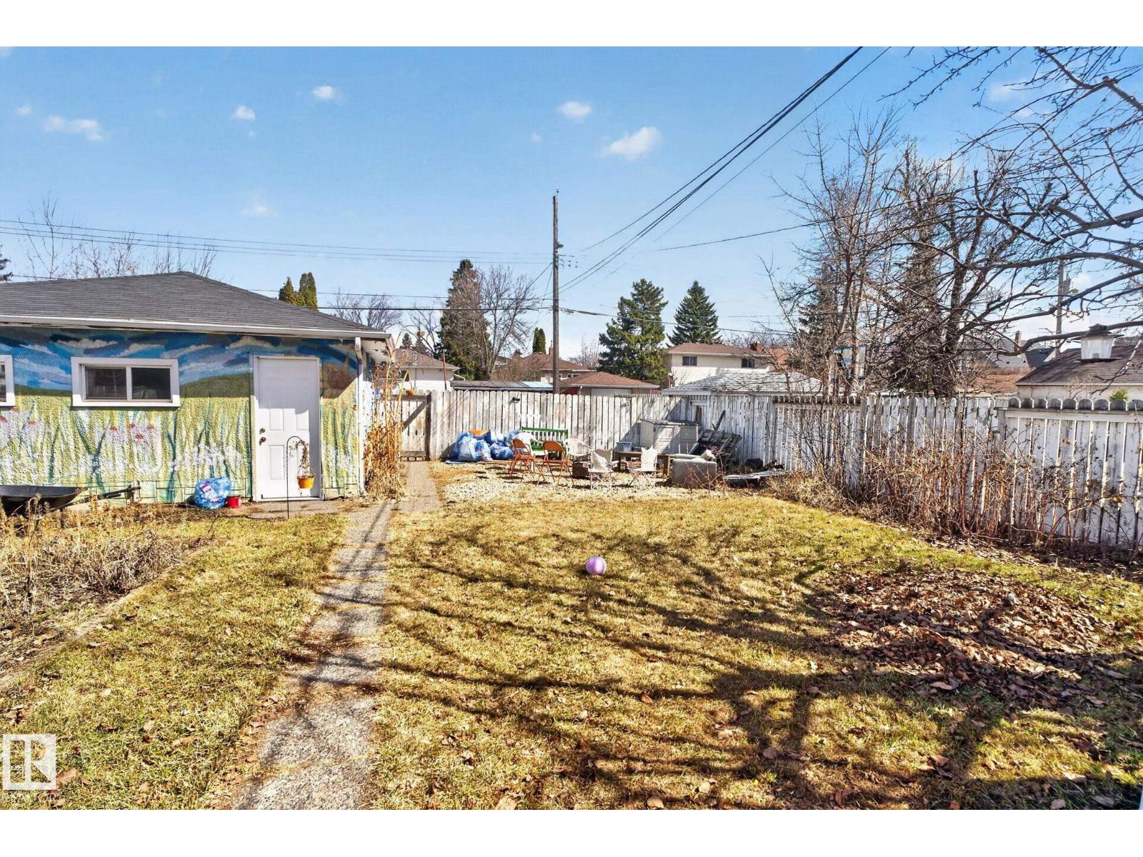 11227 103 ST NW - 51