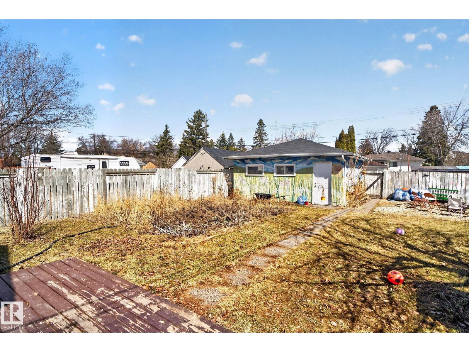 11227 103 ST NW - 47