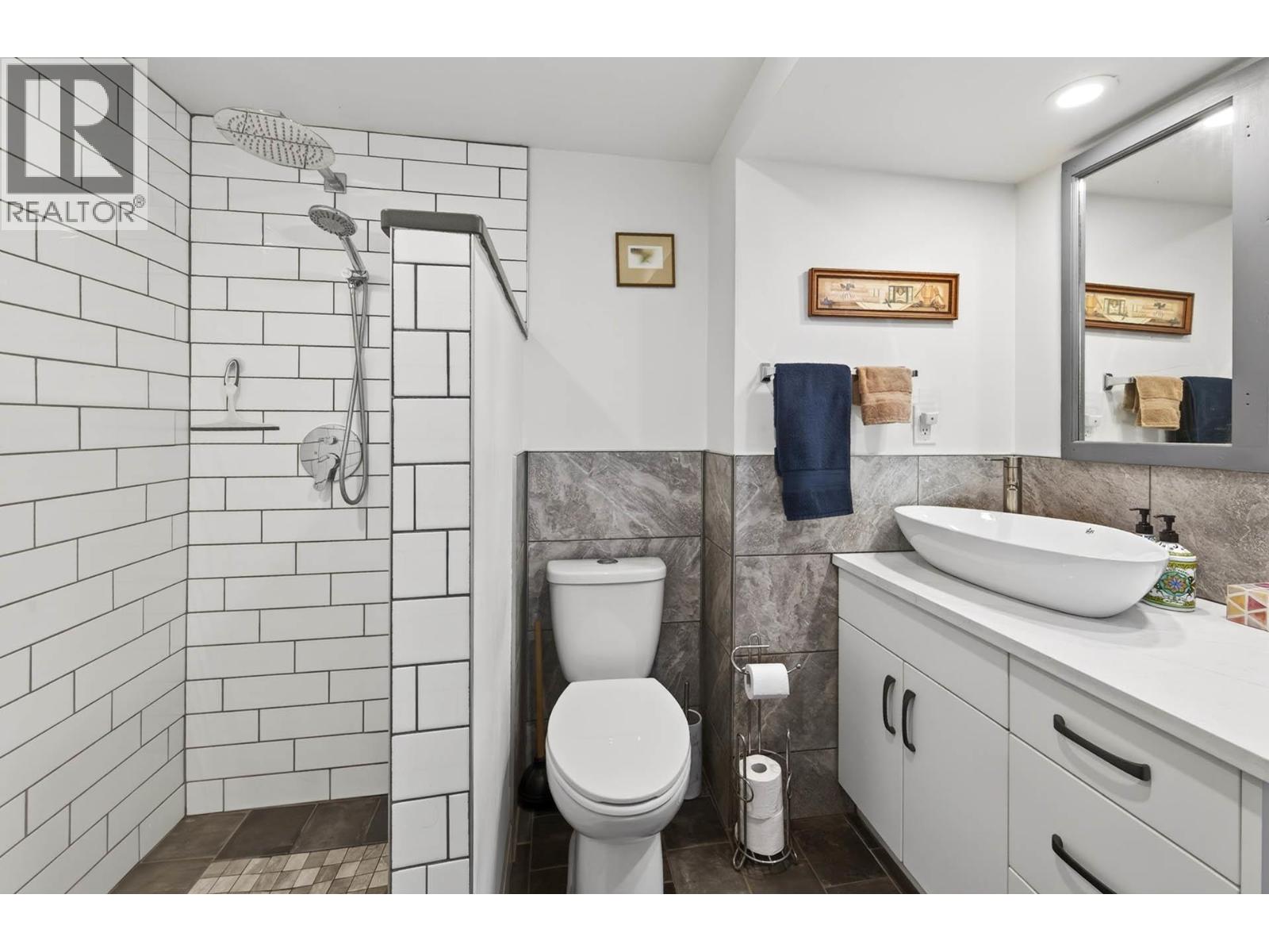 1301 FIR Avenue - 22