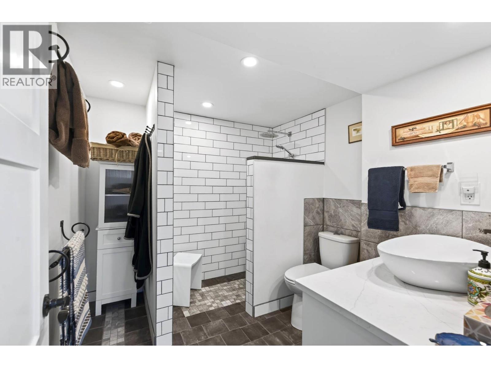 1301 FIR Avenue - 21