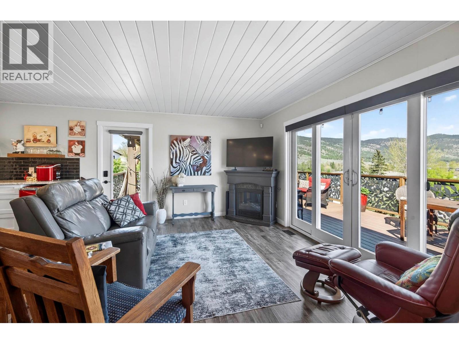 1301 FIR Avenue - 20