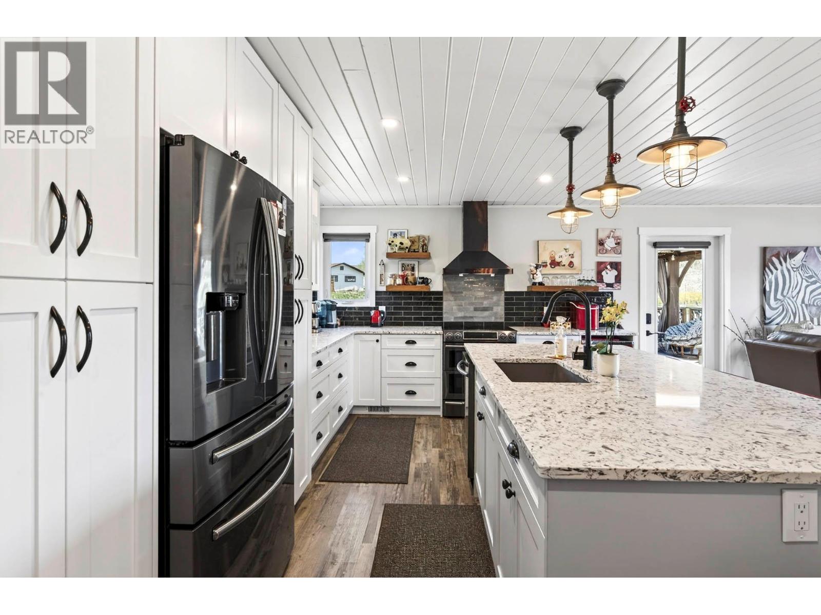 1301 FIR Avenue - 16