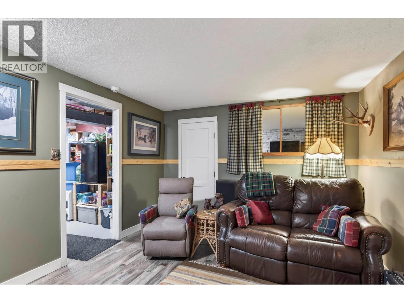 1301 FIR Avenue - 35