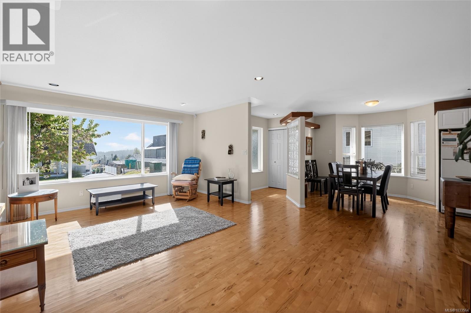 8126 Musgrave St - 10