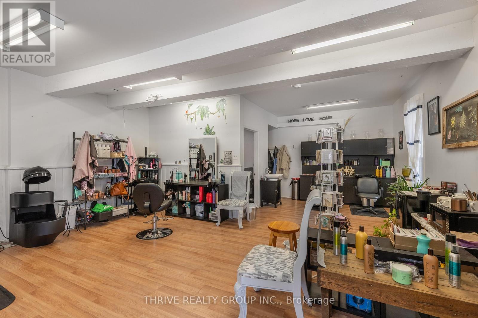 537 MARY STREET — photo 13