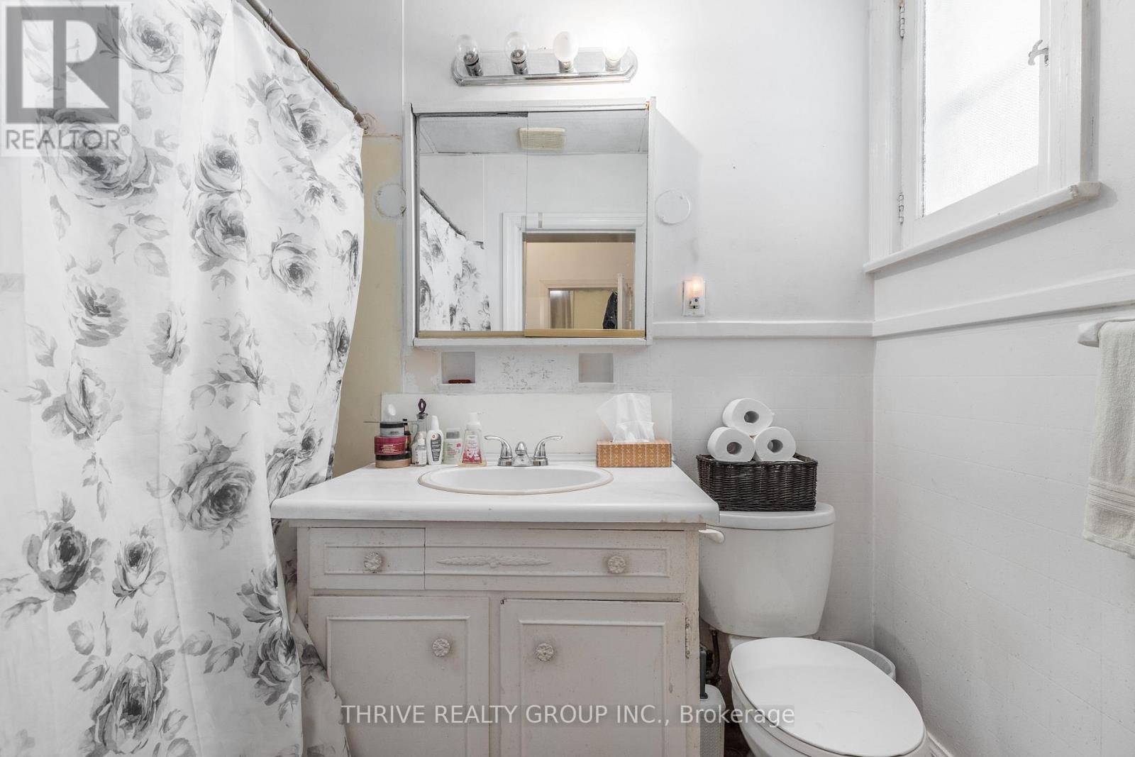 537 MARY STREET — photo 20
