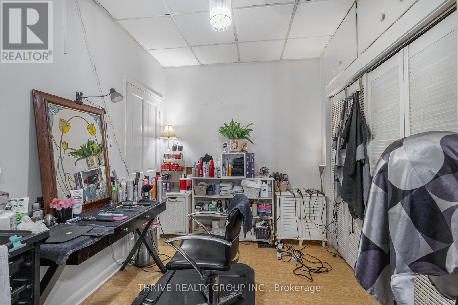 537 MARY STREET — photo 23