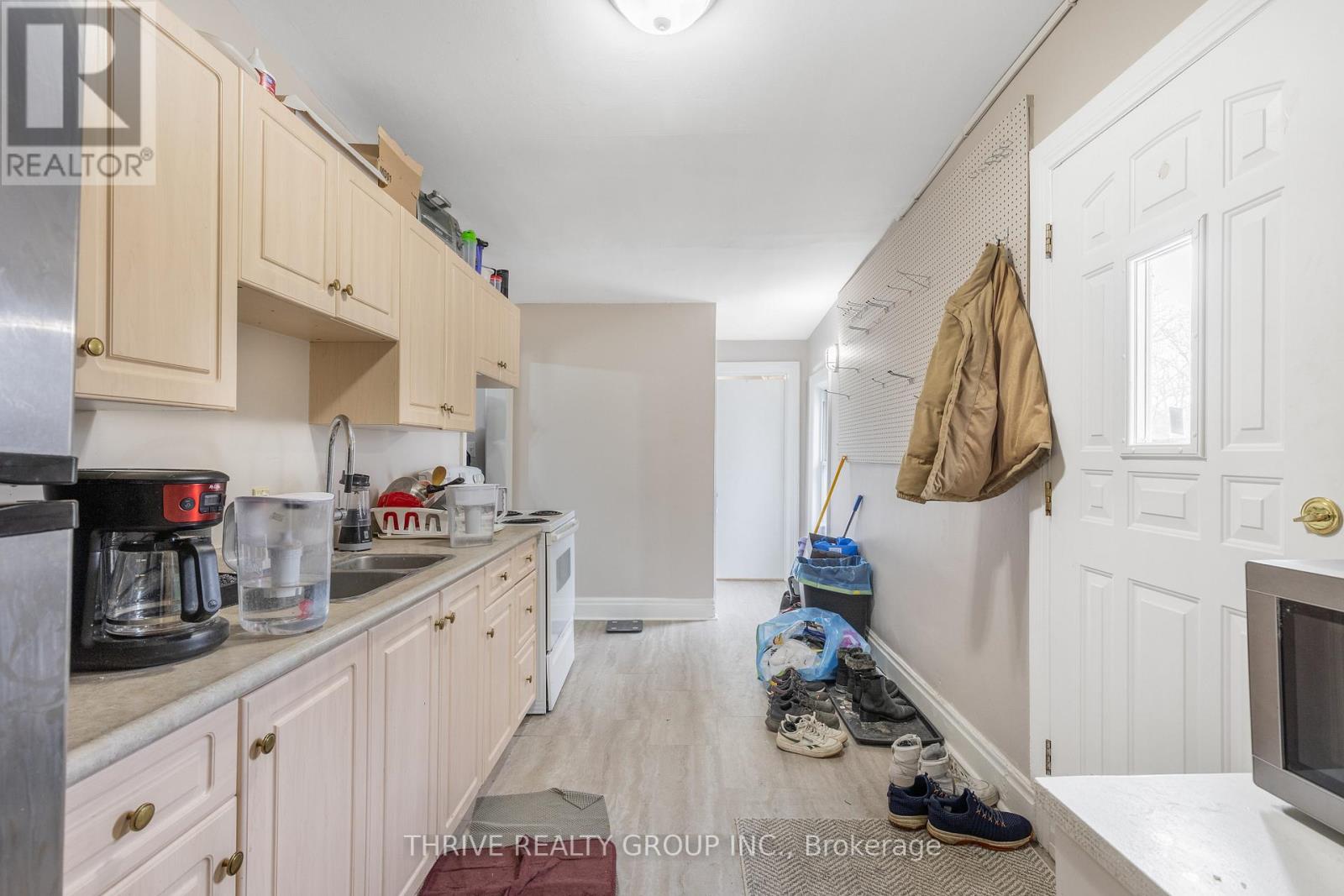 537 MARY STREET — photo 25
