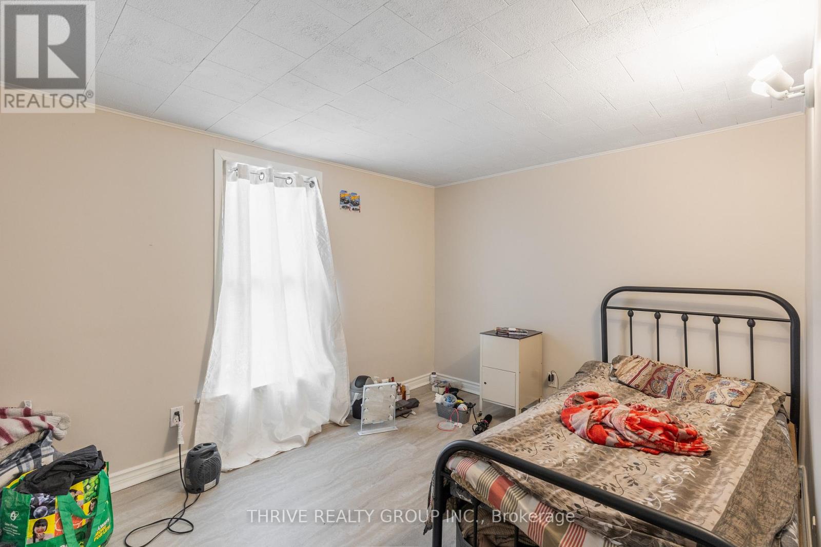 537 MARY STREET — photo 29