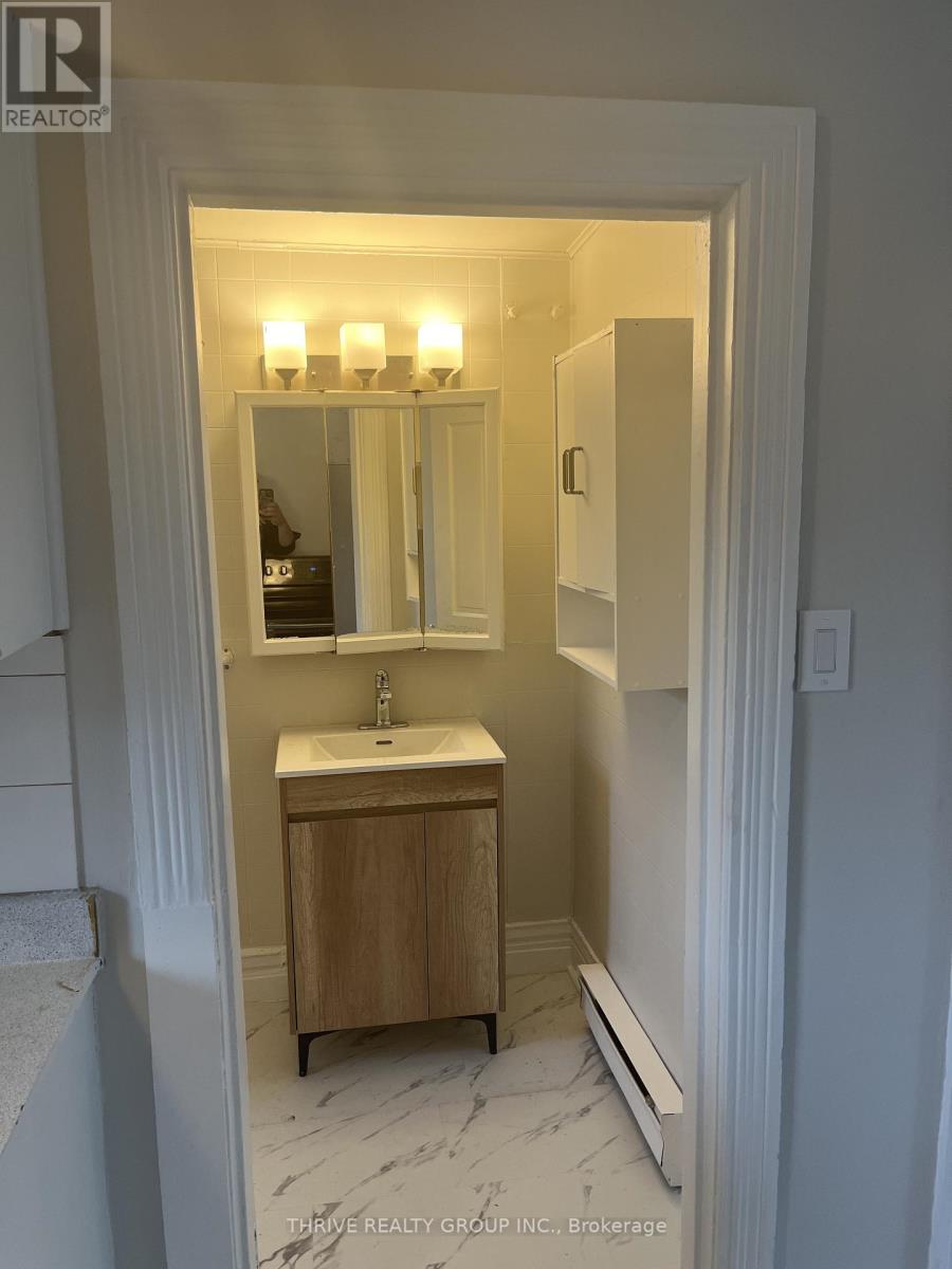 537 MARY STREET — photo 40
