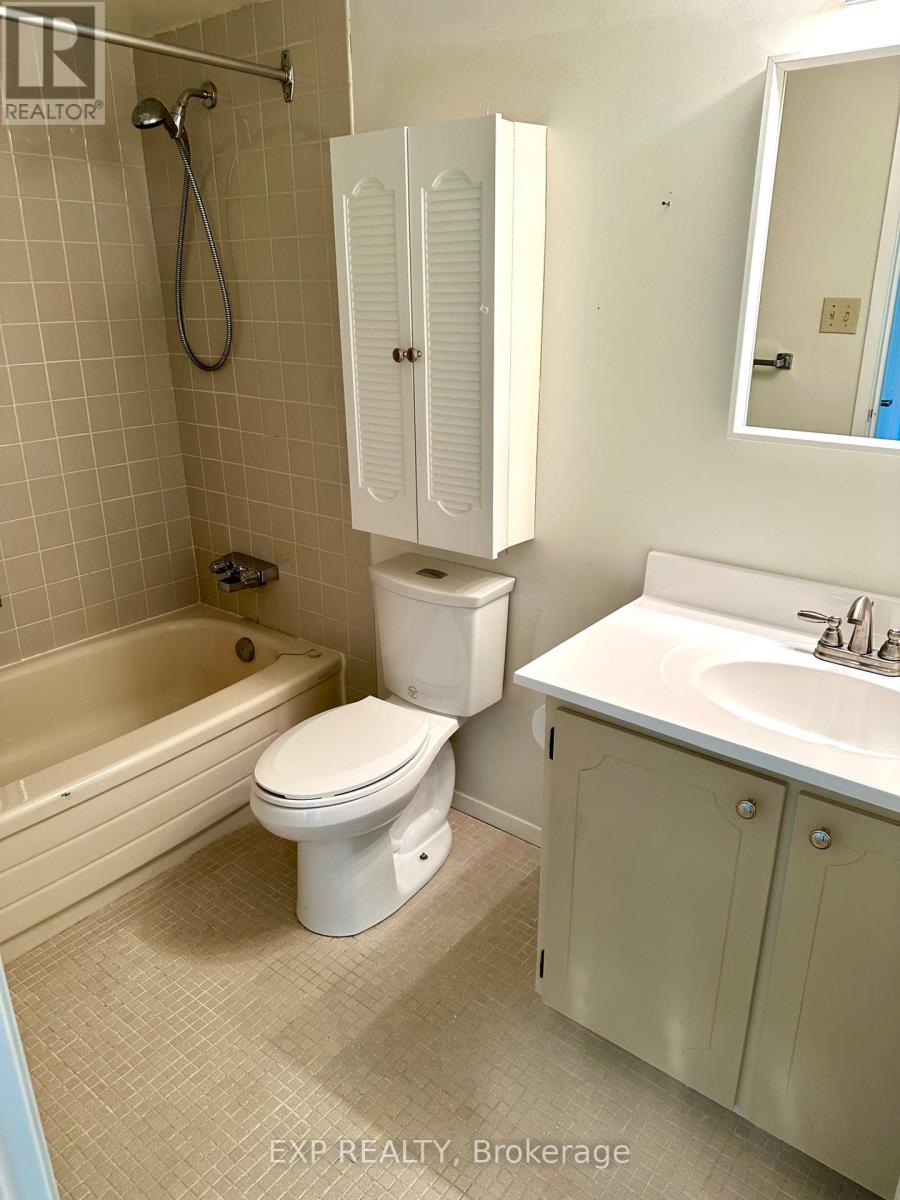 #208 15 FINDLAY AVENUE - 13
