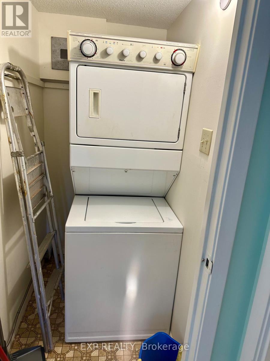 #208 15 FINDLAY AVENUE - 14