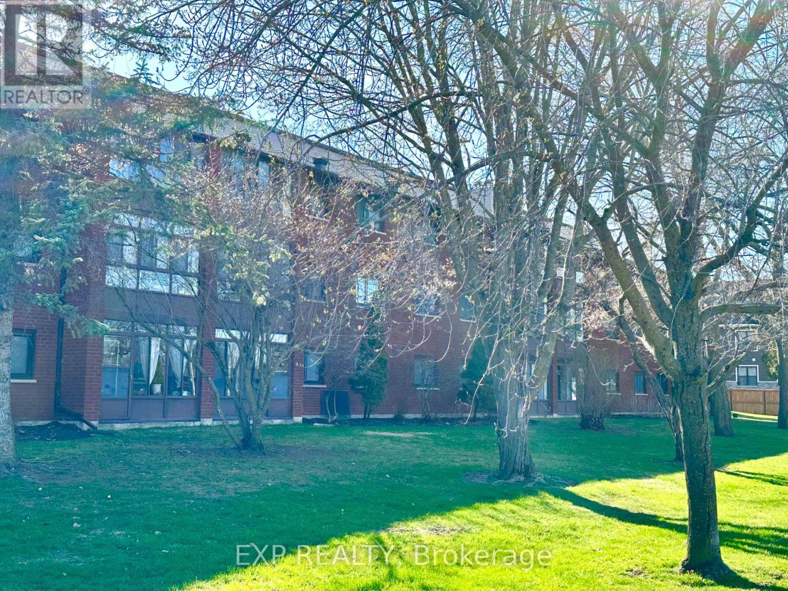 #208 15 FINDLAY AVENUE - 15