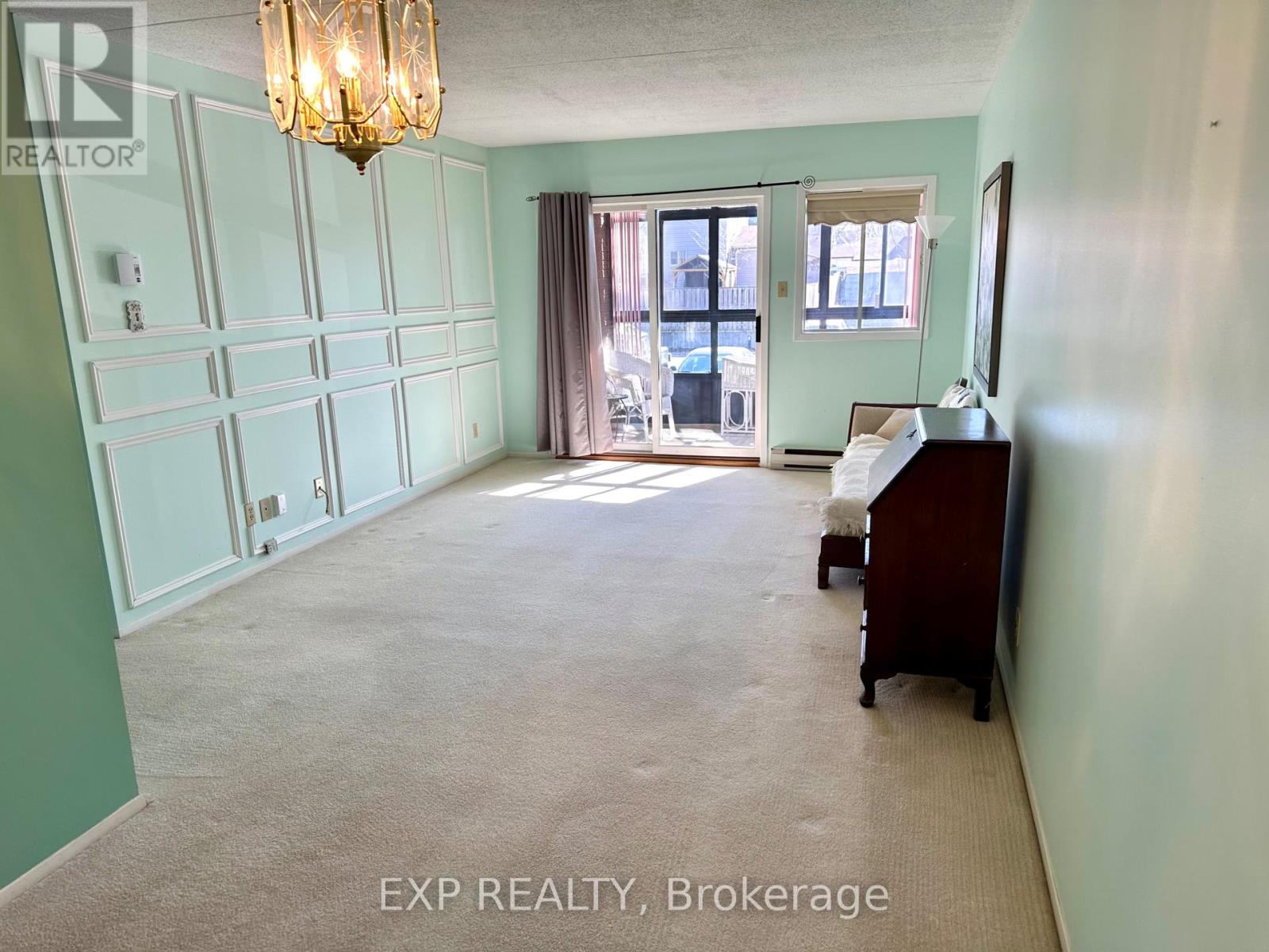 #208 15 FINDLAY AVENUE - 5