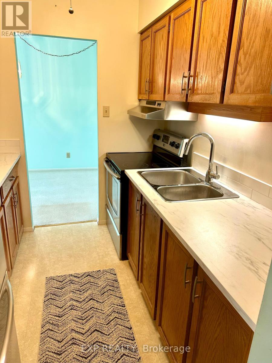 #208 15 FINDLAY AVENUE - 9