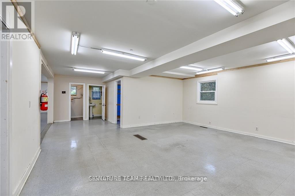 Studio for Rent in Ottawa – 2096 PETAWAWA BOULEVARD, Ottawa – By Peter Sagos - Image 13
