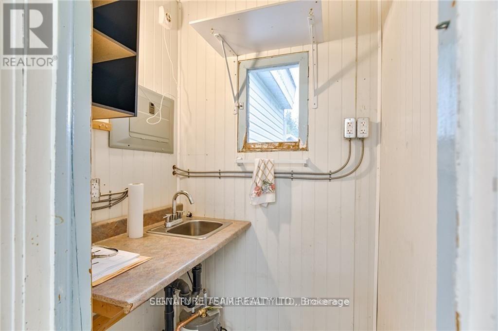 Studio for Rent in Ottawa – 2096 PETAWAWA BOULEVARD, Ottawa – By Peter Sagos - Image 15