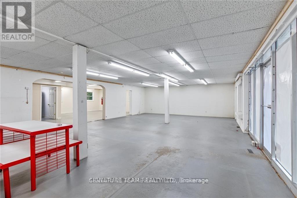 Studio for Rent in Ottawa – 2096 PETAWAWA BOULEVARD, Ottawa – By Peter Sagos - Image 5