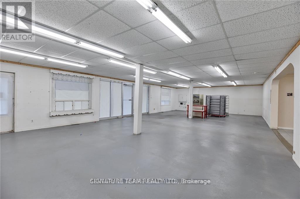 Studio for Rent in Ottawa – 2096 PETAWAWA BOULEVARD, Ottawa – By Peter Sagos - Image 7