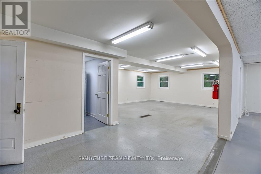 Studio for Rent in Ottawa – 2096 PETAWAWA BOULEVARD, Ottawa – By Peter Sagos - Image 9
