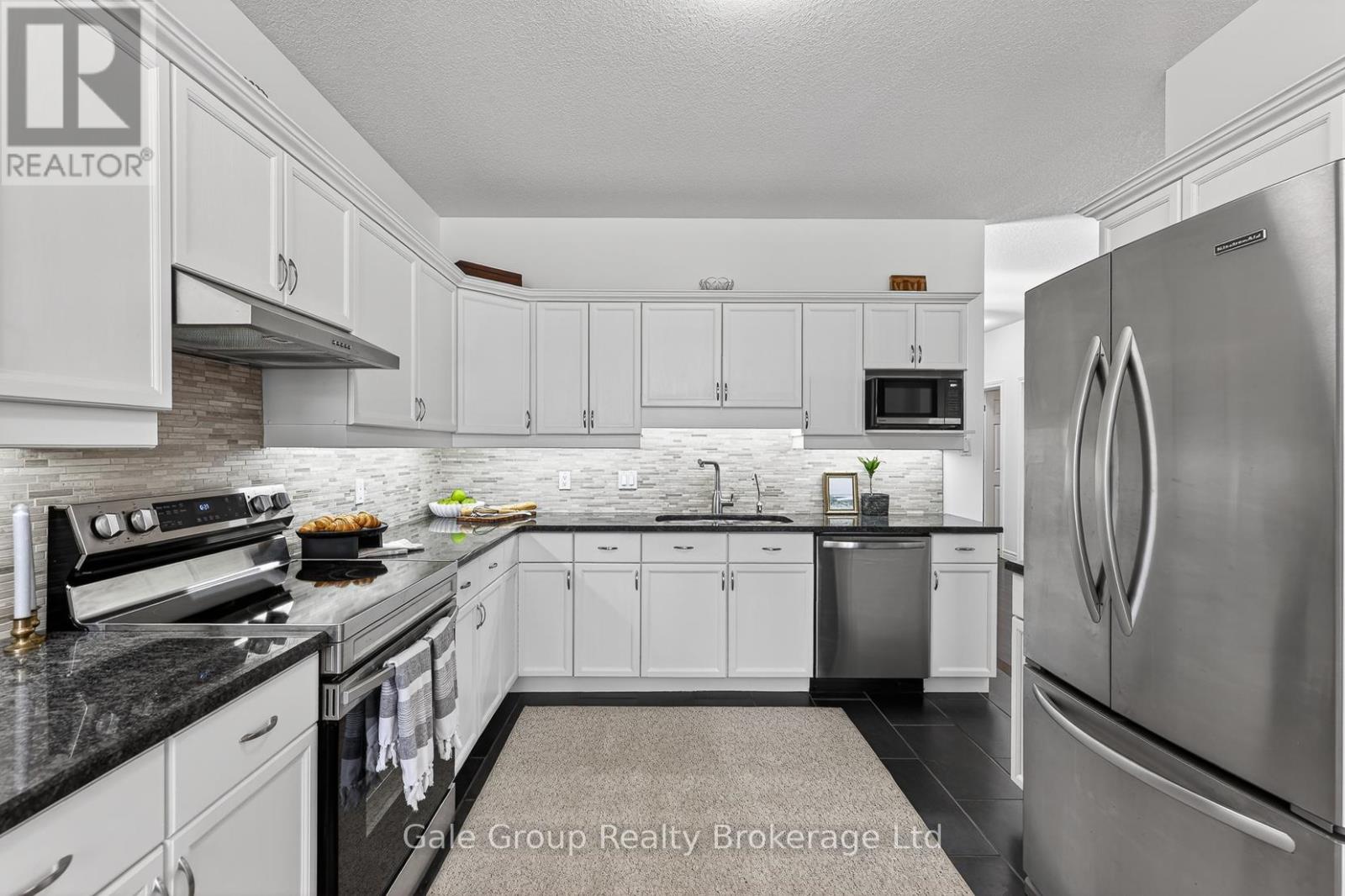 89 WOODVALE DRIVE - 11
