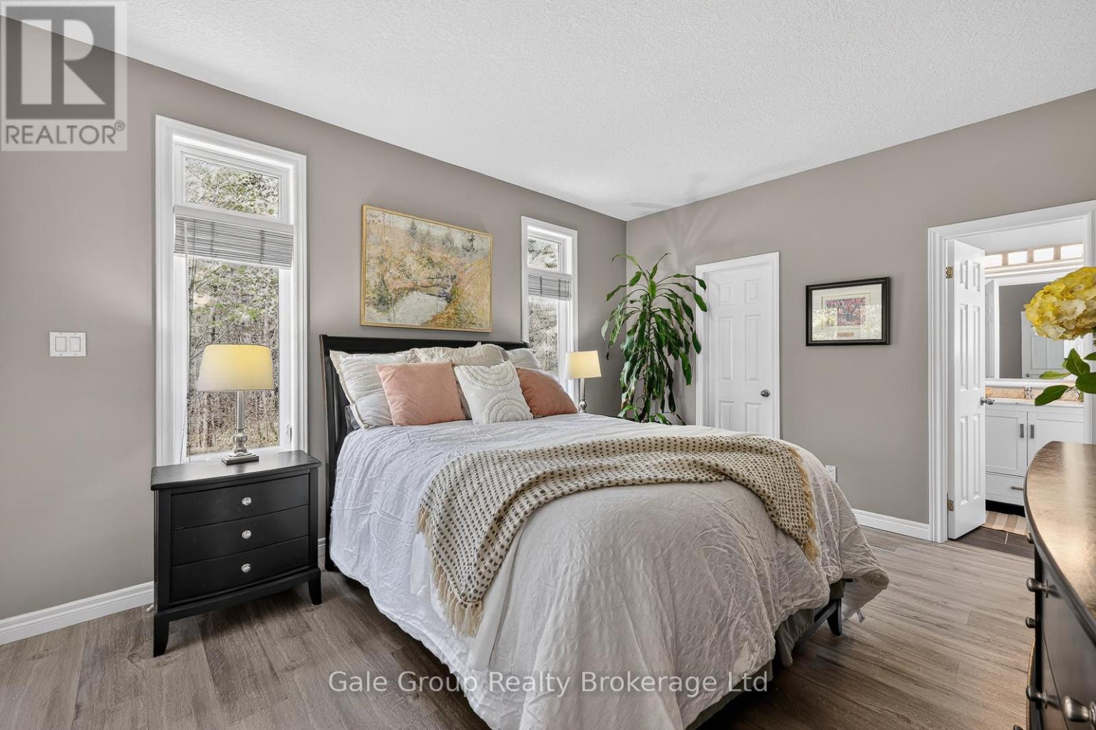 89 WOODVALE DRIVE - 17
