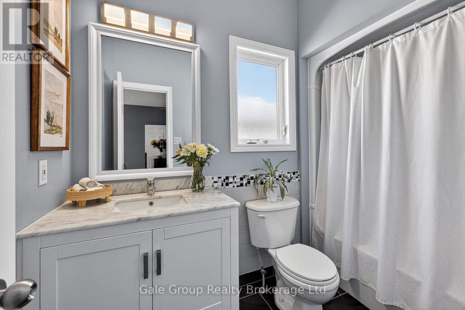 89 WOODVALE DRIVE - 20