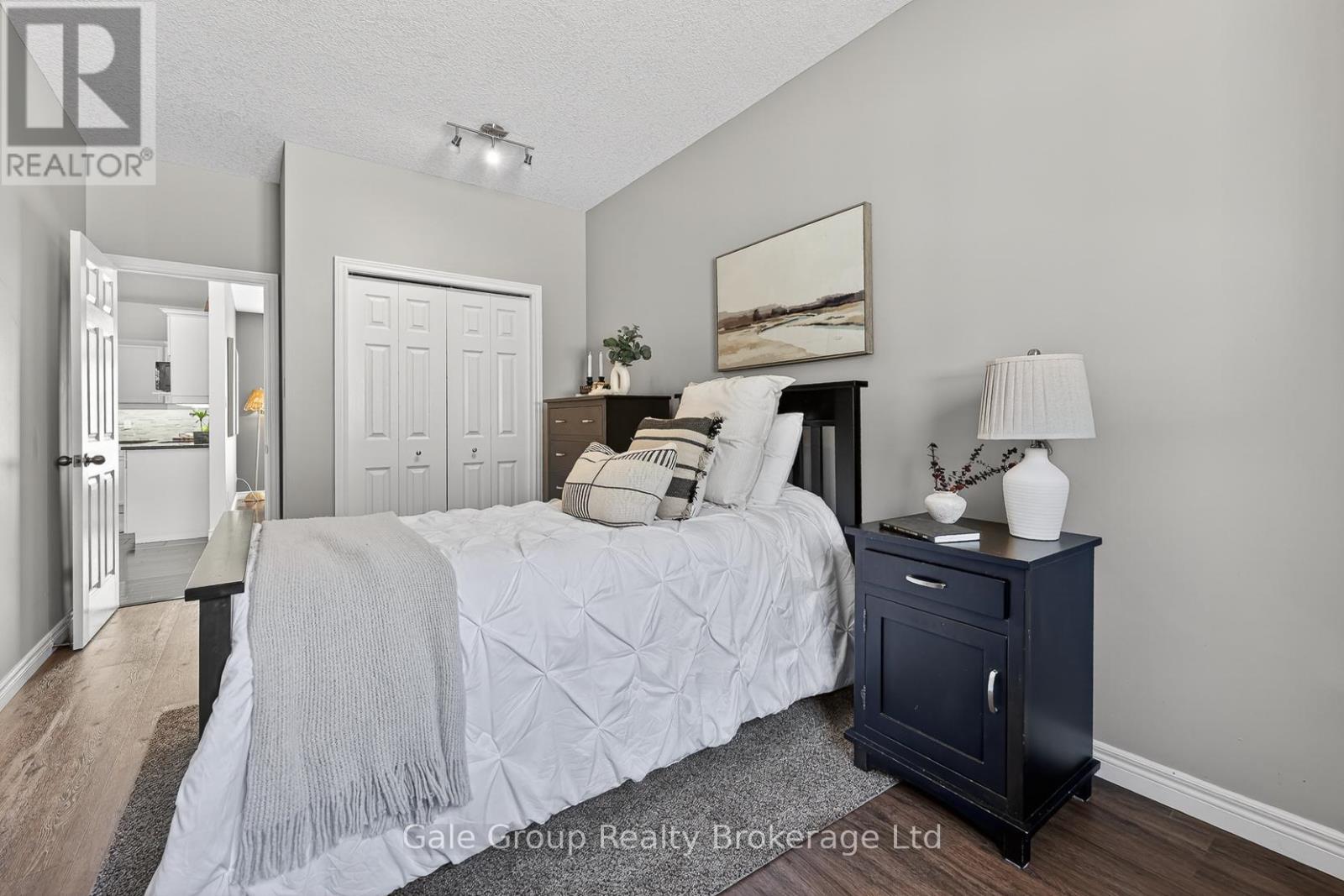 89 WOODVALE DRIVE - 21
