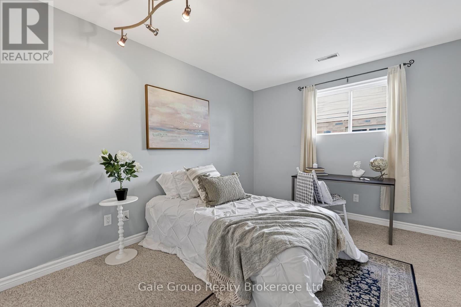 89 WOODVALE DRIVE - 29