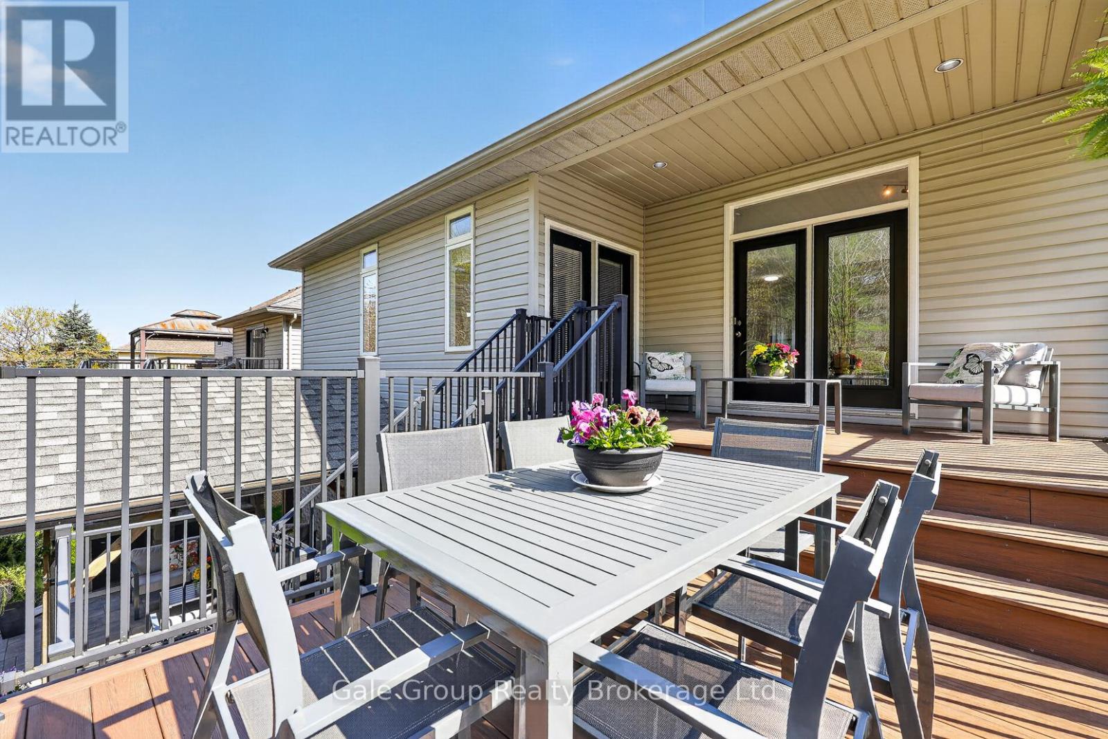 89 WOODVALE DRIVE - 33