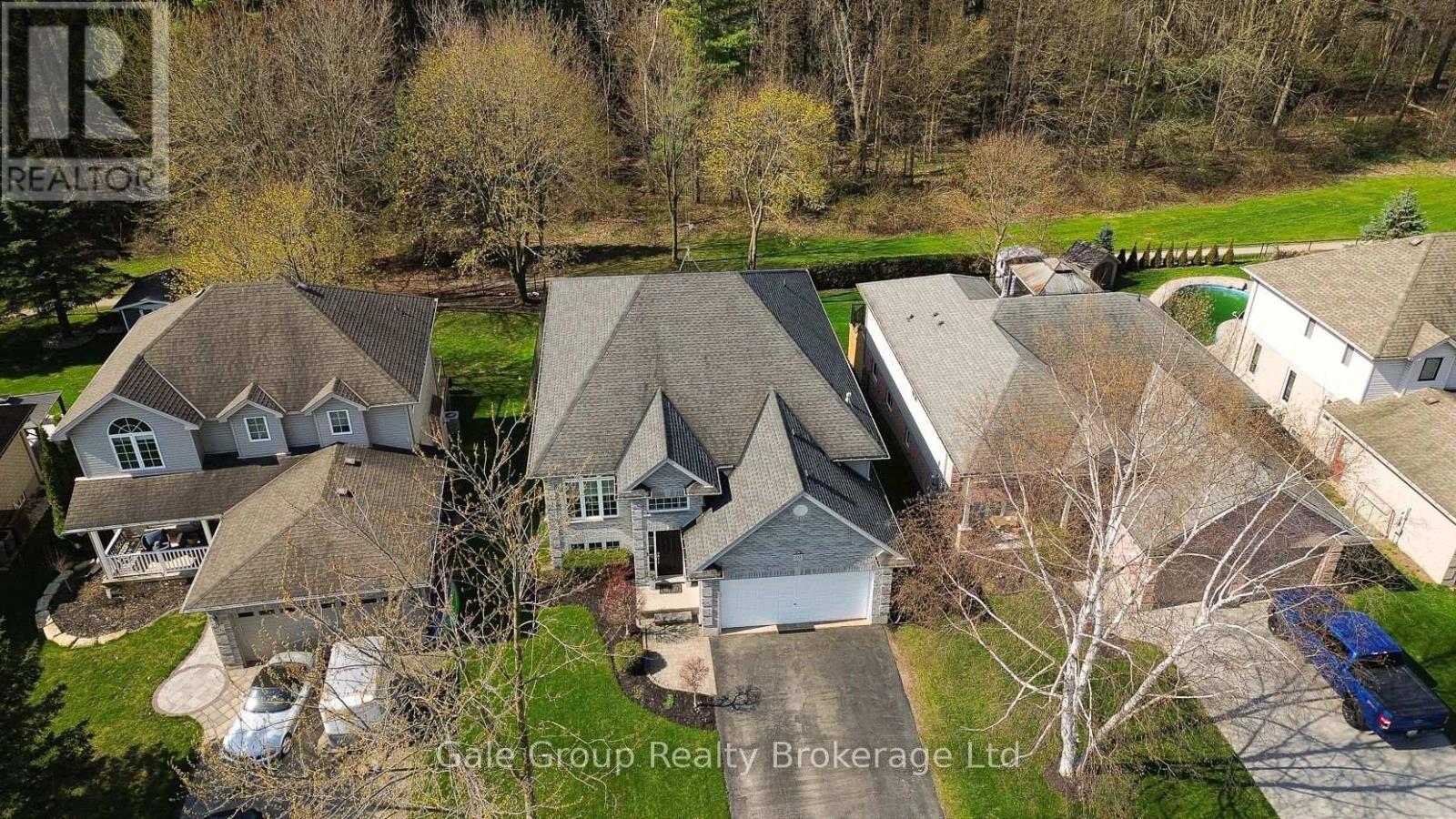 89 WOODVALE DRIVE - 4