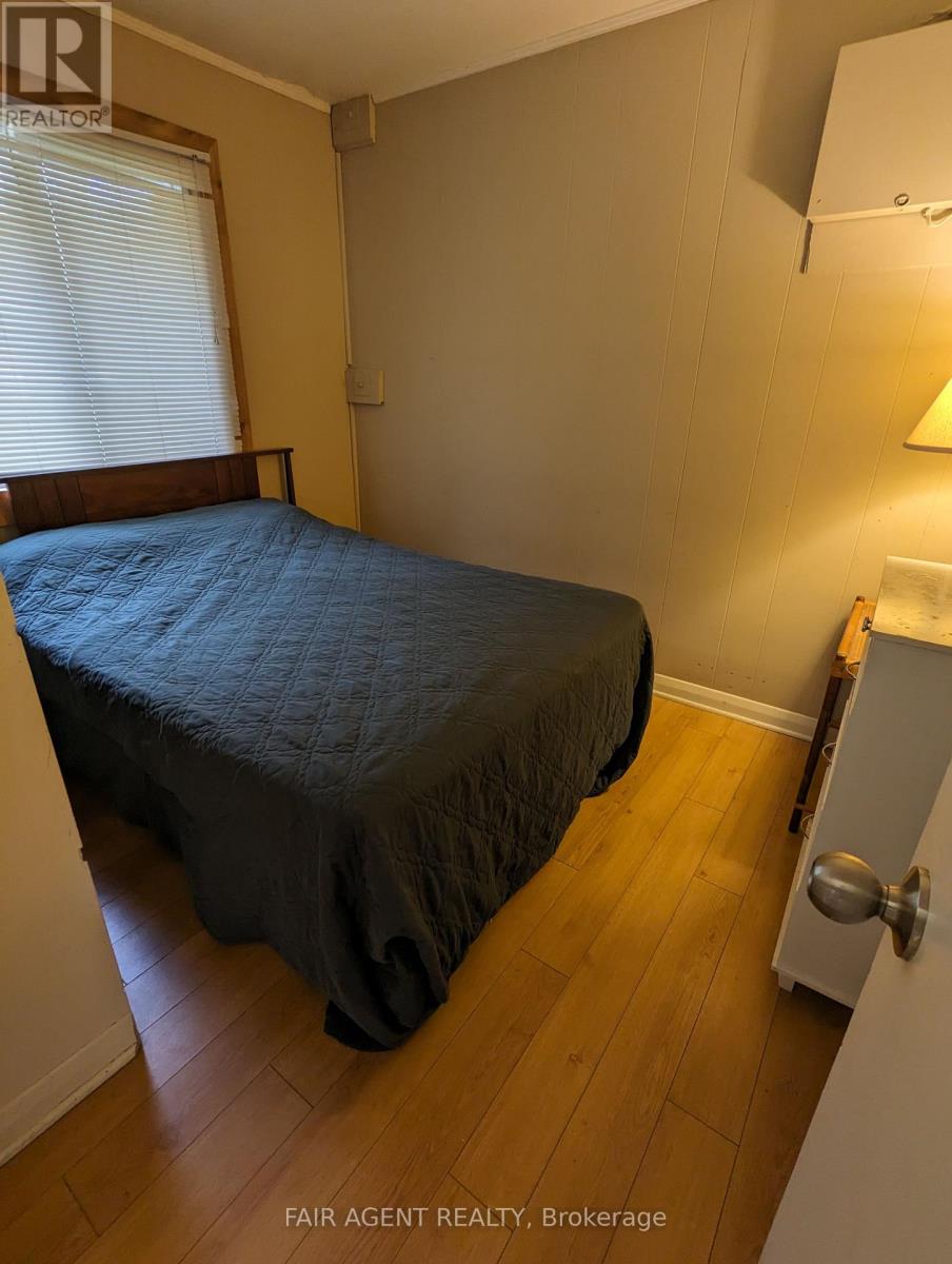 743022 & 743024 DAWSON POINT ROAD Property Photo