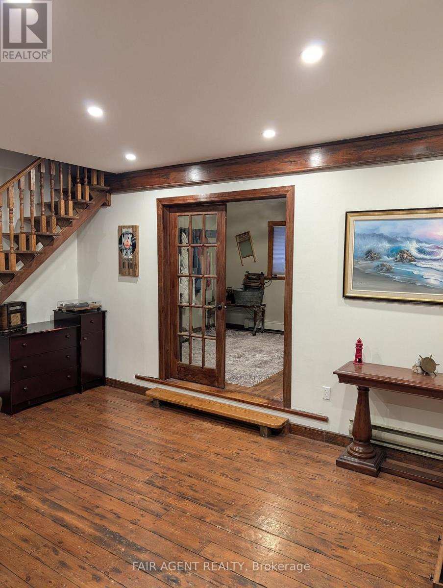 743022 & 743024 DAWSON POINT ROAD Property Photo