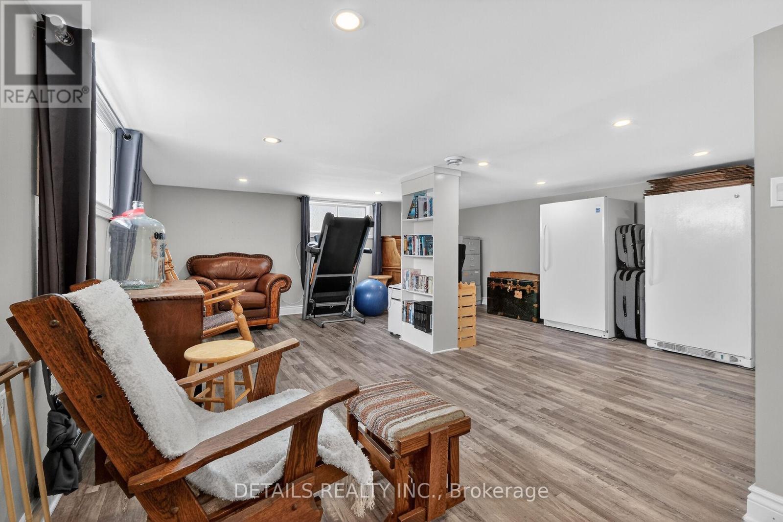 Basement recreation room