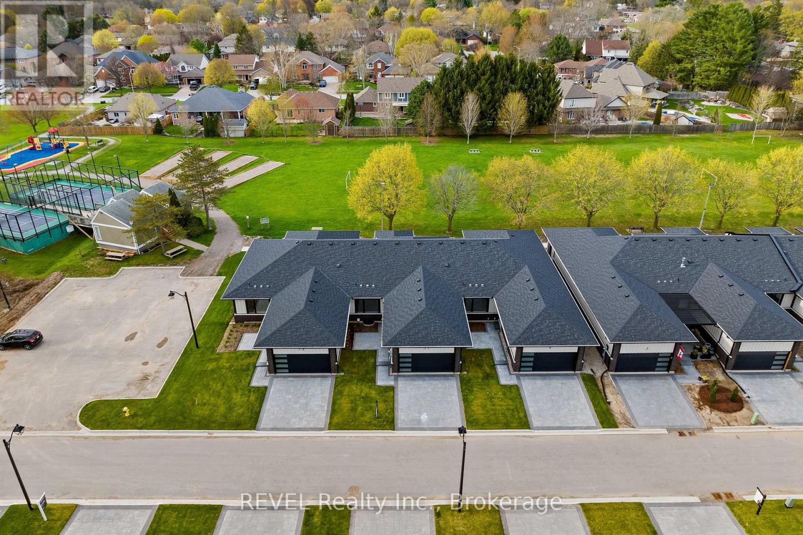 11 ACCURSI CRESCENT - 40