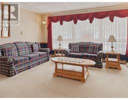 35 Pine Tree Road thumbnail 10