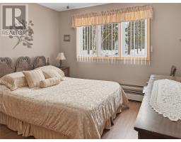35 Pine Tree Road thumbnail 13