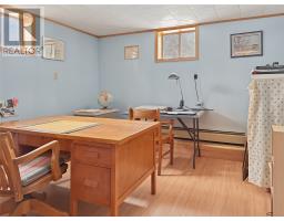 35 Pine Tree Road thumbnail 22