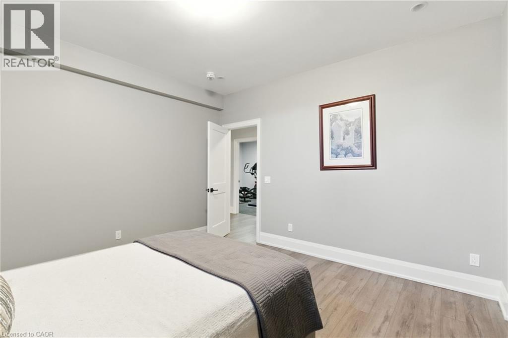 41 SHAKESPEARE Road - 35