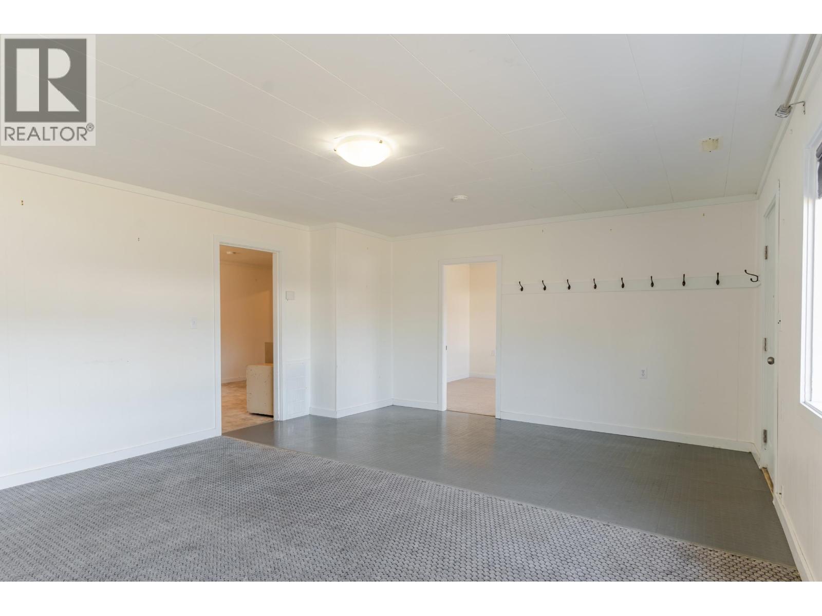 242 S 3RD AVENUE, Williams Lake