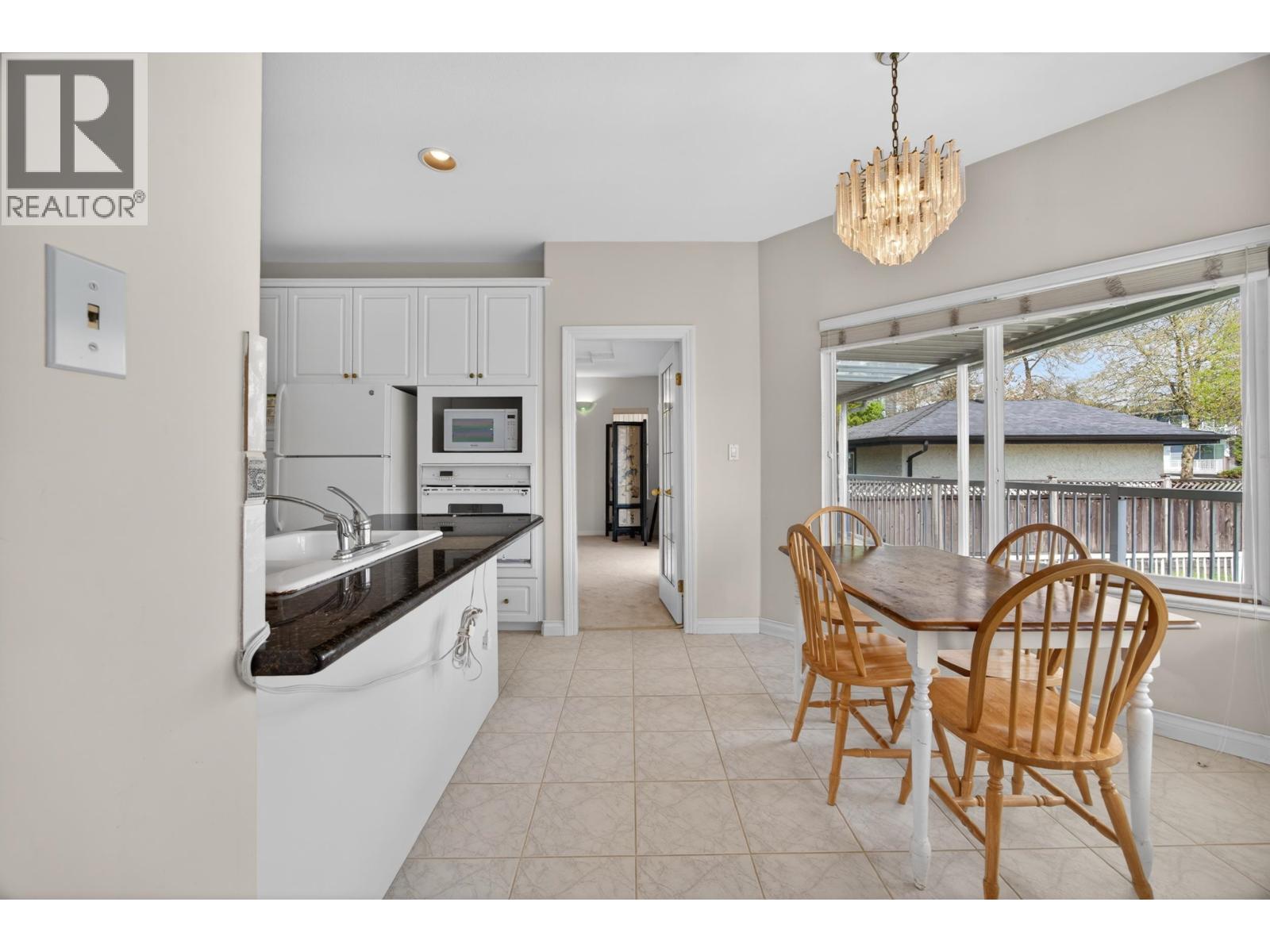 House in Burnaby - Image 29