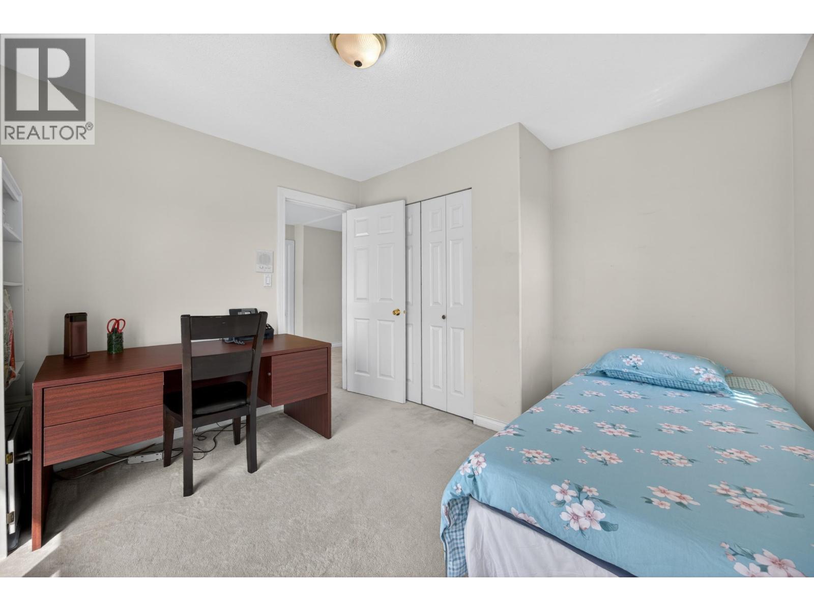 House in Burnaby - Image 26