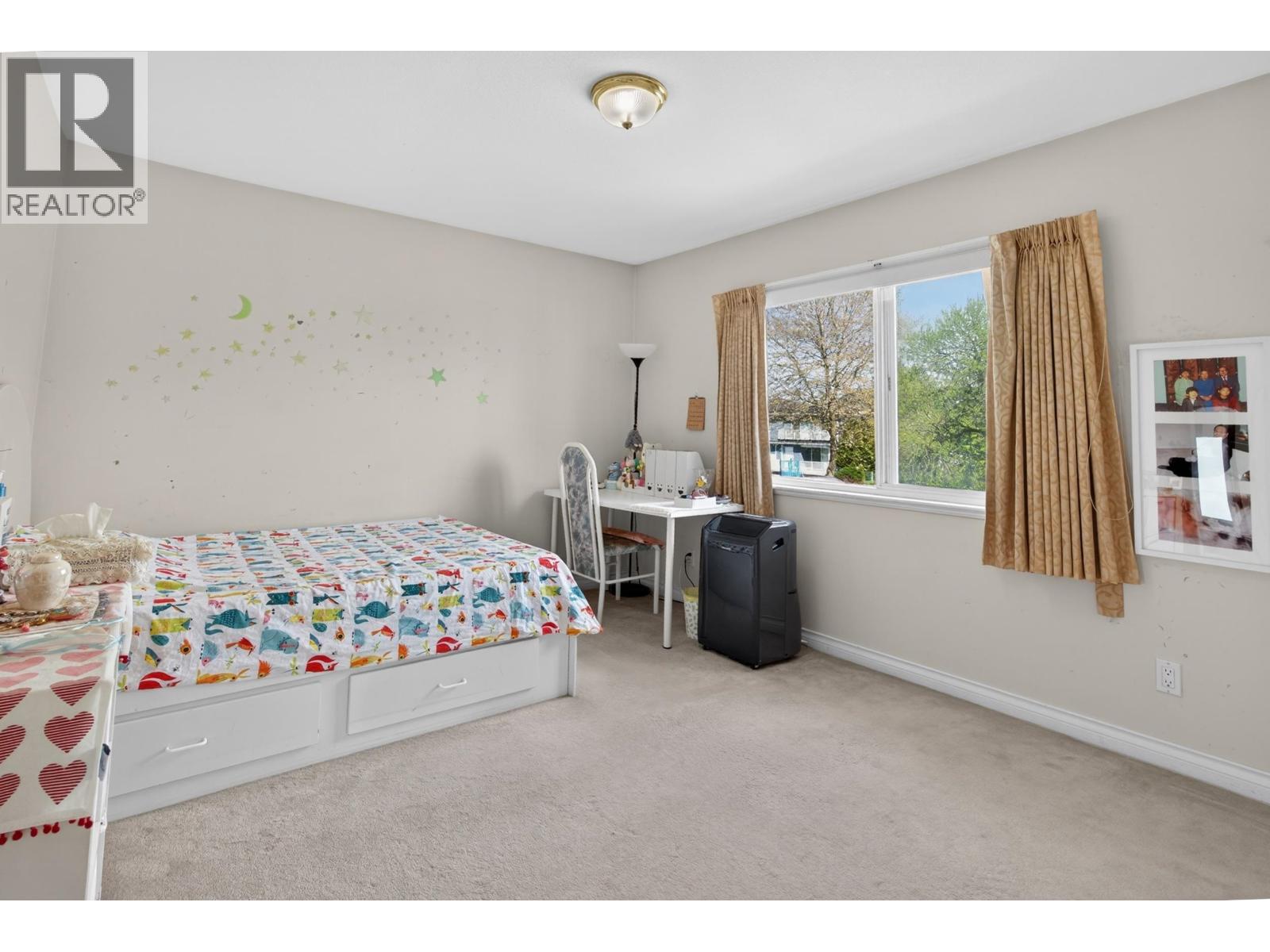 House in Burnaby - Image 3